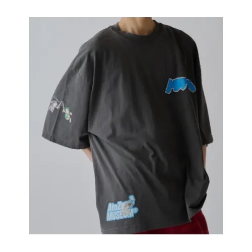 柳沢亮太が着用しているずっと真夜中でいいのに。のTシャツ