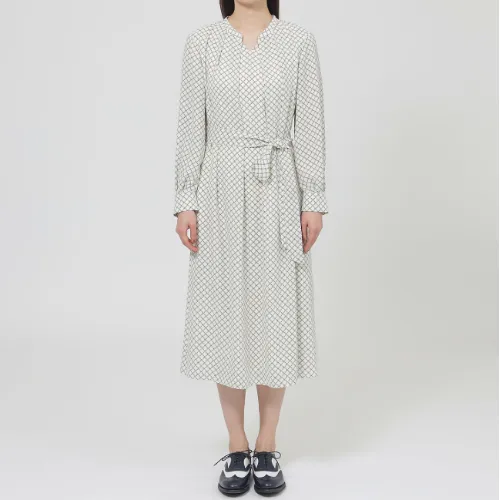 高島彩が着用しているPaul Stuartのワンピース・ドレス