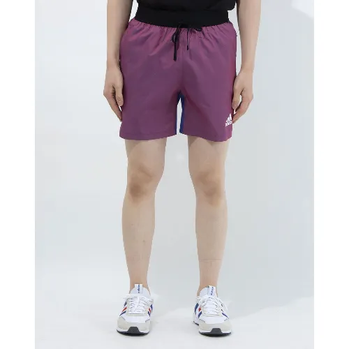 ケンドーコバヤシが着用しているadidasのパンツ（ショート）