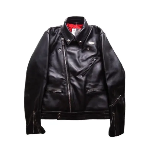 ケンドーコバヤシが着用しているLewis Leathersのレザージャケット
