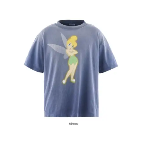 NICOが着用しているSAINT MxxxxxxのTシャツ