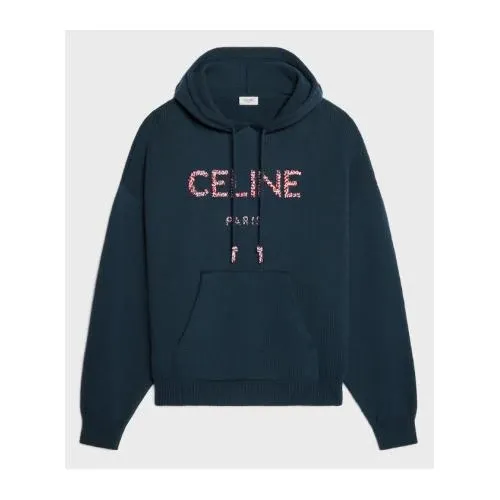 テテが着用している「CELINE（セリーヌ）」のアイテム紹介