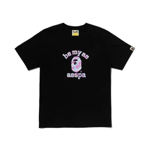 カリナが着用している「Tシャツ」のアイテム紹介