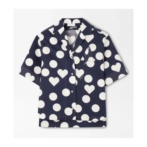 芸能人が着用している「JACQUEMUS（ジャックムス）」のシャツ