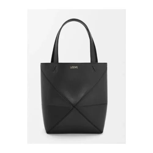 山田涼介が着用している「LOEWE（ロエベ）」のアイテム紹介