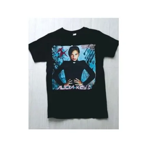 明石家さんまが着用している「Tシャツ」のアイテム紹介