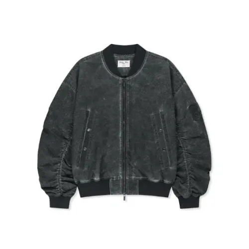 モモが着用している「ジャケット全般」のアイテム紹介