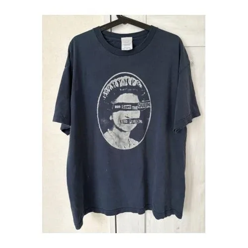 平本蓮が着用している「Tシャツ」のアイテム紹介