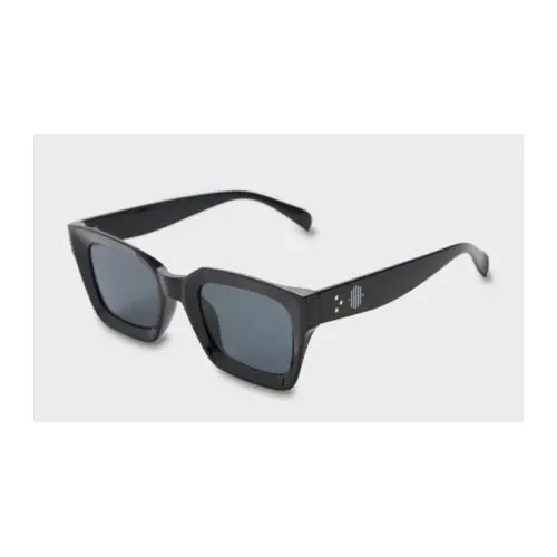 KHI SQUARE SUNGLASS 萩原京平 萩原京平が着用している「KHI」のアイテム紹介